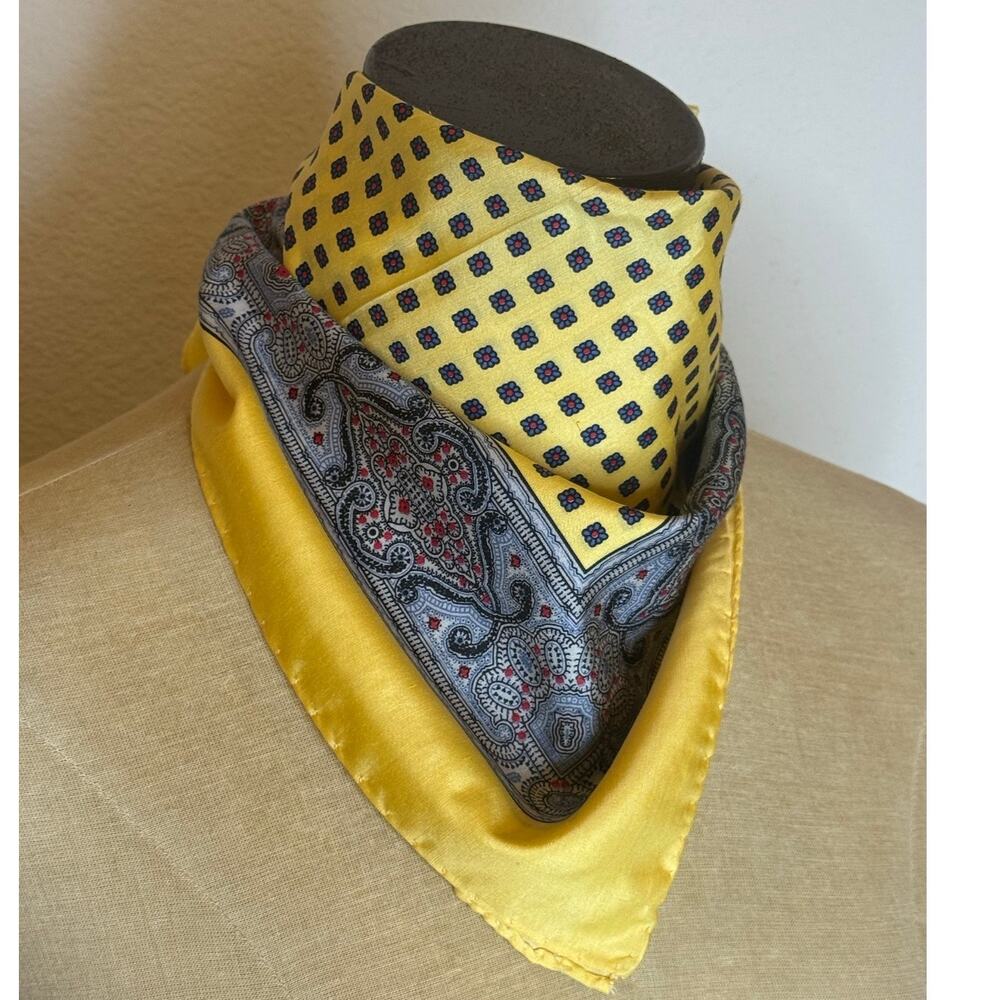 Vintage Yellow Paisley Square Silk scarf 17’x17’ Neck Tie Bag Tie